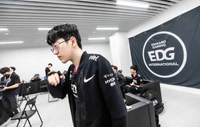 在这场比赛 在这场比赛