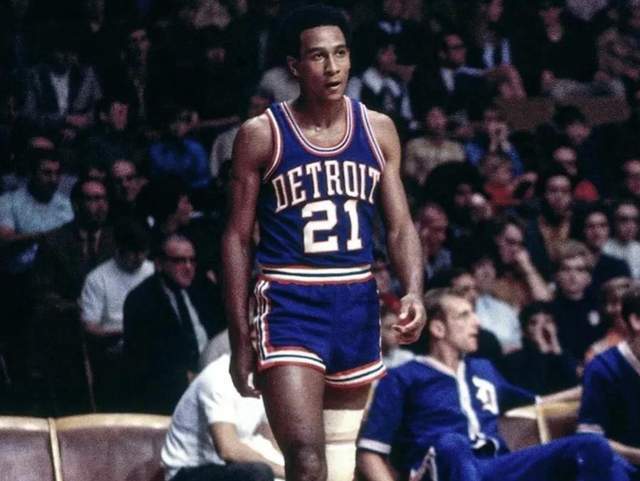 龄不符的成 龄不符的成